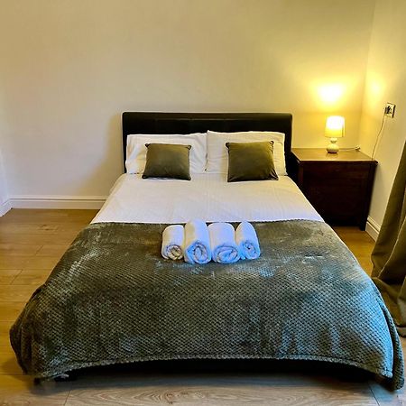 Housefield Stay, Room 4 Stoke-on-Trent Exteriör bild