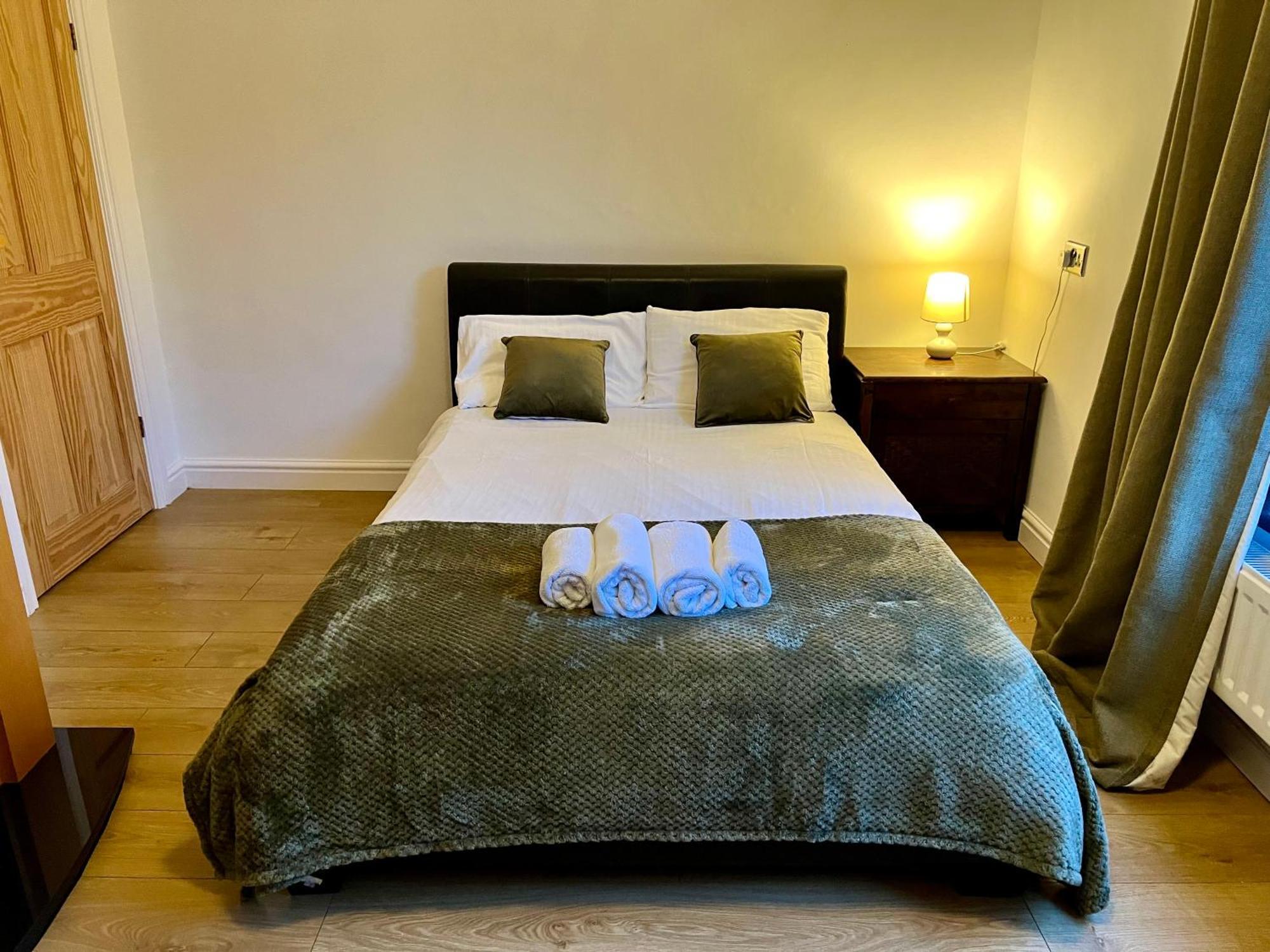 Housefield Stay, Room 4 Stoke-on-Trent Exteriör bild