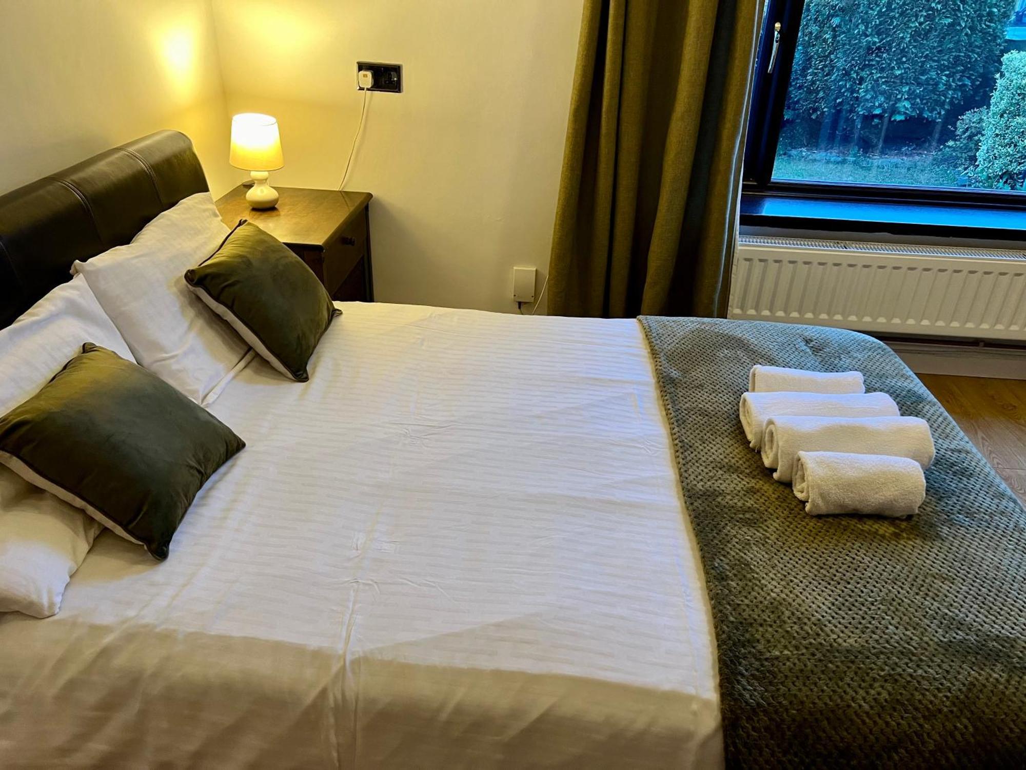Housefield Stay, Room 4 Stoke-on-Trent Exteriör bild